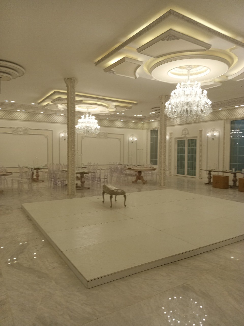 Professional wedding salon renovation and commercial fit-out